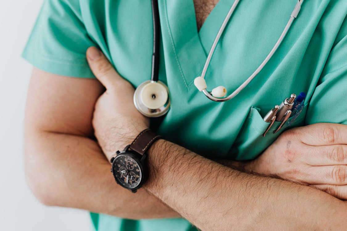 Healthcare AI Applications: Improving Patient Care and Administrative Efficiency